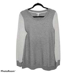 *Liz Lange Maternity Gray/Black Color Block Sweater Cottagecore Classic Oversize